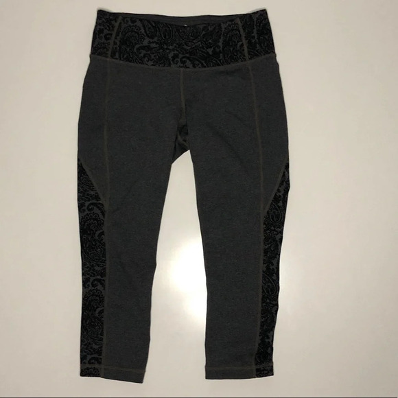 Athleta Splits Revelations Cropped Leggings Size Small - Picture 2 of 9